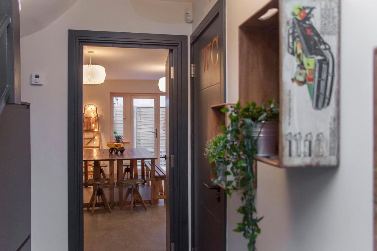 Higgihaus #3b 2-3 Bed Small Groups Hip Location Sleeps 4-8